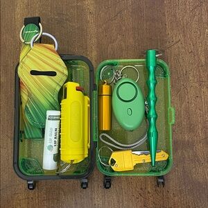 NWOT Green & Yellow Starburst Self-Defense Keychain Set